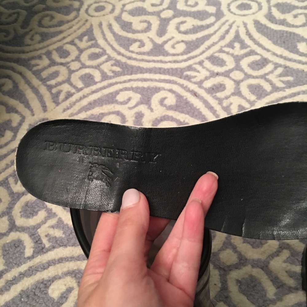 SOLD Authentic Burberry Rainboots - Picture 6 of 6
